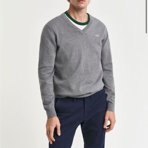 GANT Men's Dark Brown V-Neck Sweater